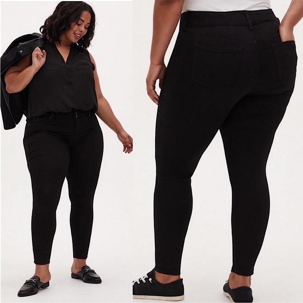 NWOT- TORRID High Rise Feel The Fit 3 Button Black Jegging
